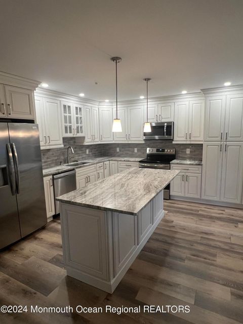 Condo For Sale - 93 Halls Croft Road #D<br/> Freehold, NJ 07728