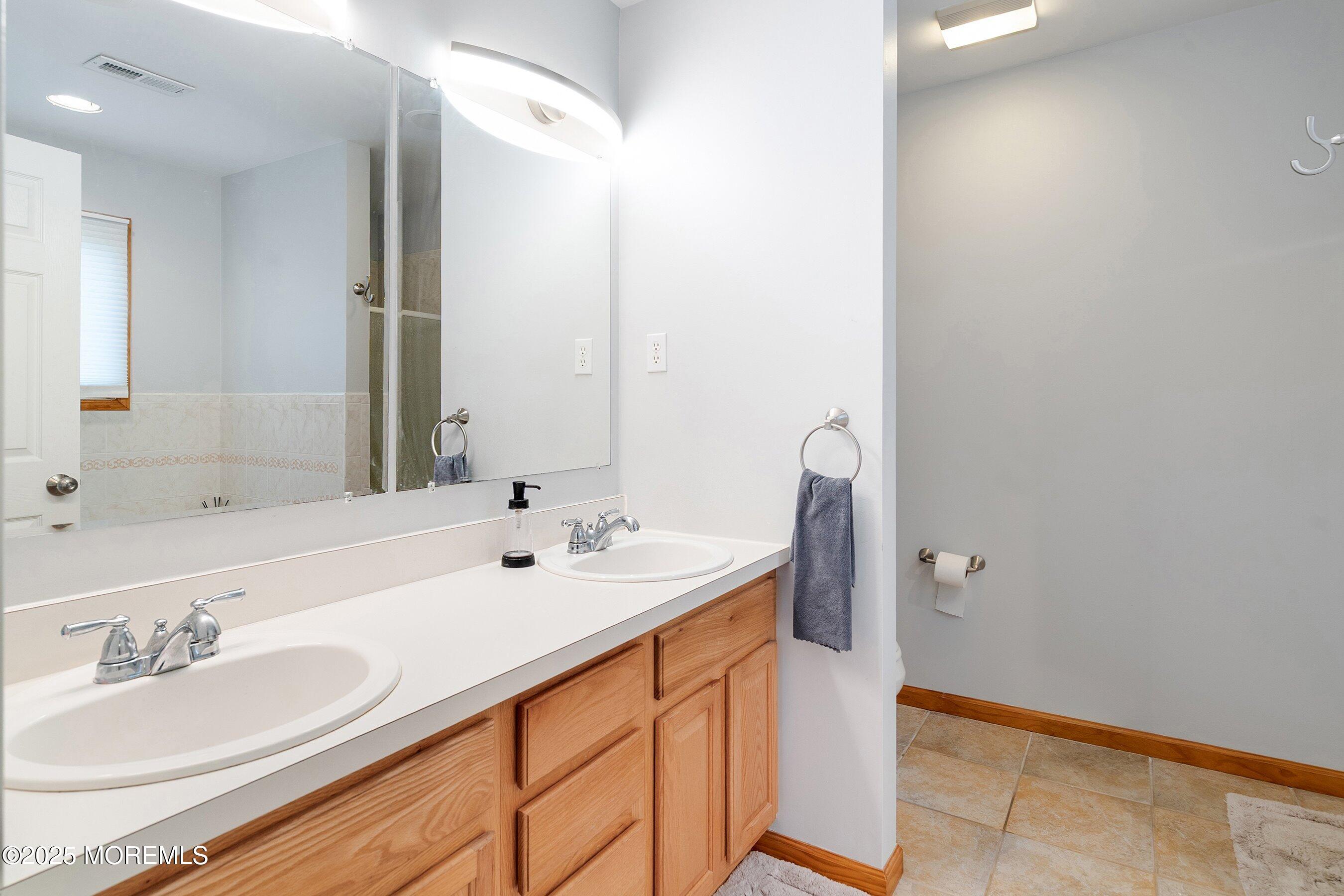 629 Lloyd Road, Aberdeen, New Jersey image 31