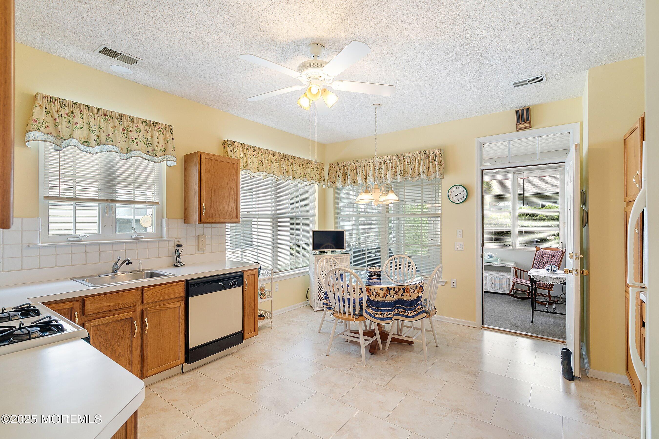 10 Sunflower Lane, Brick, New Jersey image 11