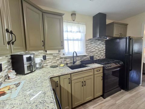 58 Lakewood Avenue Keansburg NJ 07734