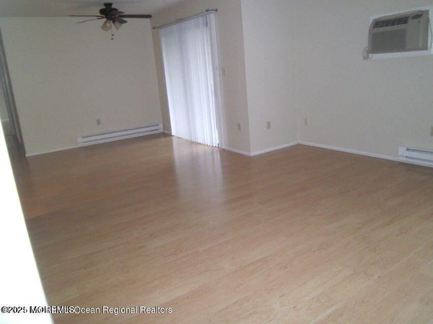 26 Meadow Green Circle #B, Manalapan, New Jersey image 4