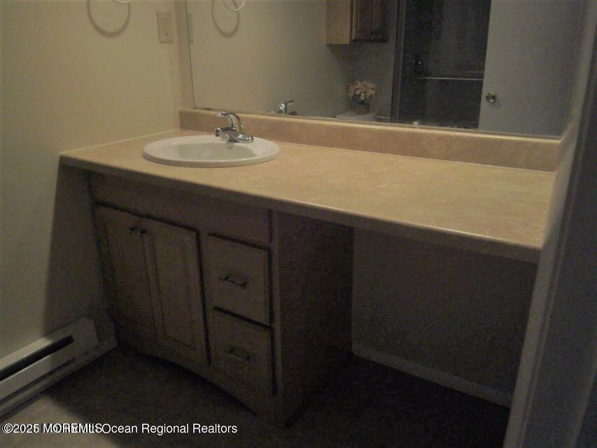 26 Meadow Green Circle #B, Manalapan, New Jersey image 5