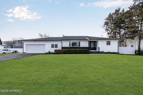 Homes For Sale - 684 Brookside Drive<br/> Toms River, NJ 08753