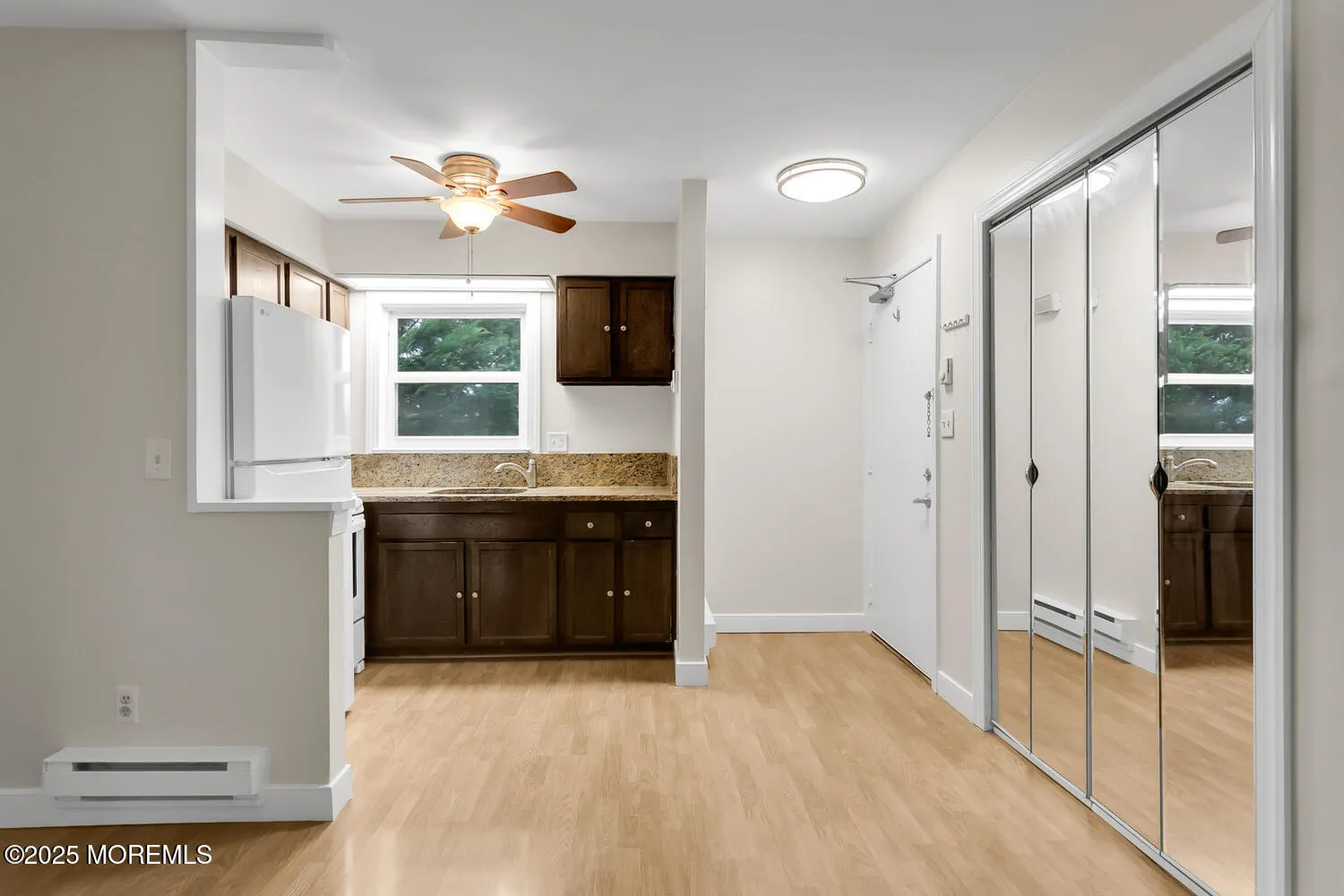 Highlands, New Jersey 07732, United States, 1 Bedroom Bedrooms, ,1 BathroomBathrooms,Residential,Active,231958