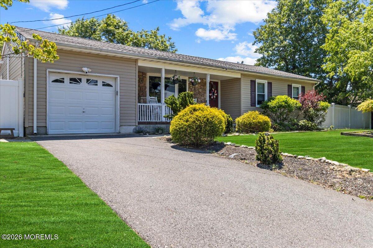 2115 Pineview Road