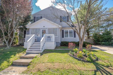 Homes For Sale - 220 Washington Avenue<br/> Matawan, NJ 07747