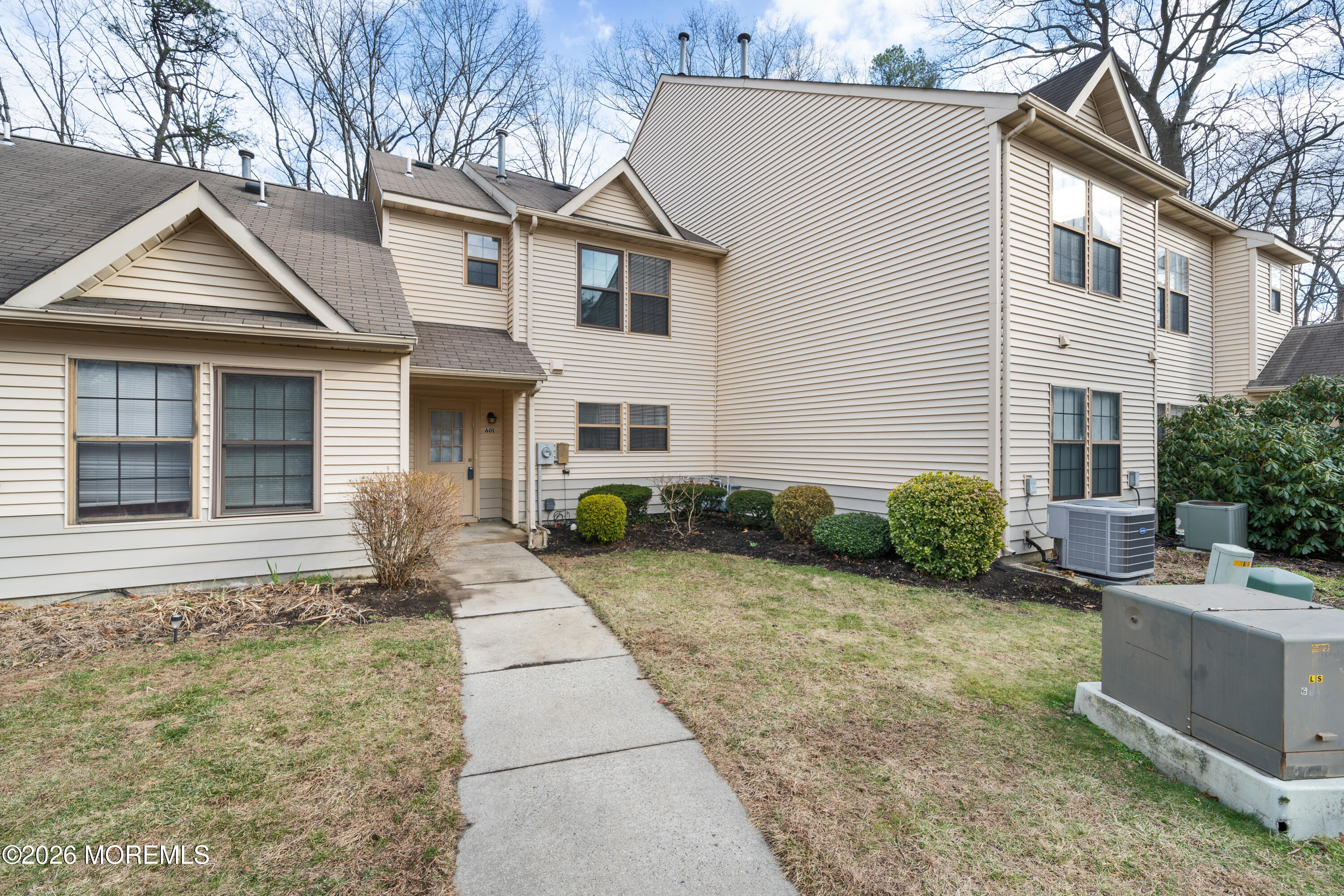 601 Bromelia Court 601