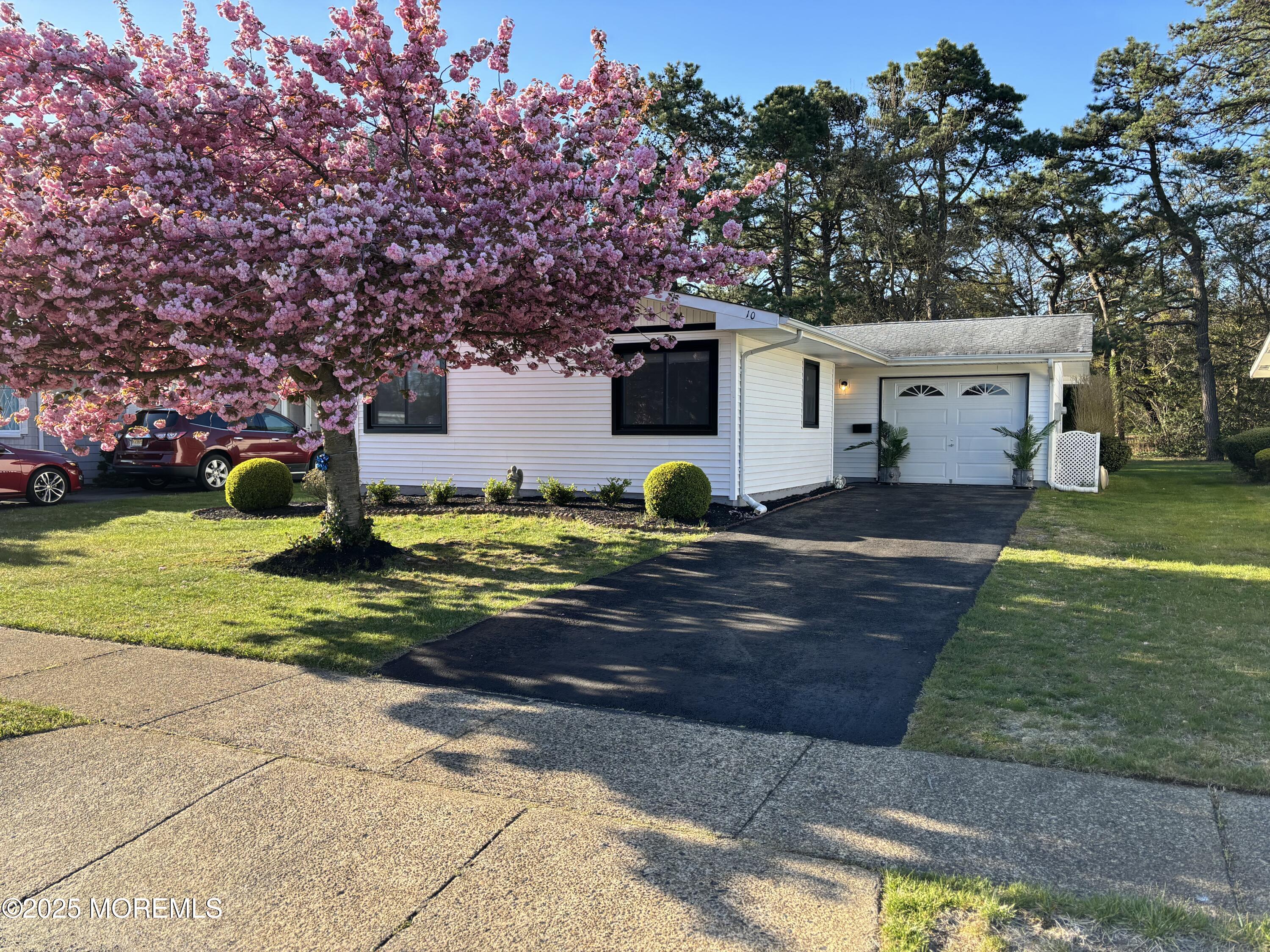 10 Whitman Street, Brick, New Jersey image 1