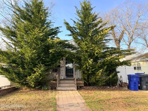 Homes For Sale - 107 Morris Boulevard<br/> Toms River, NJ 08753