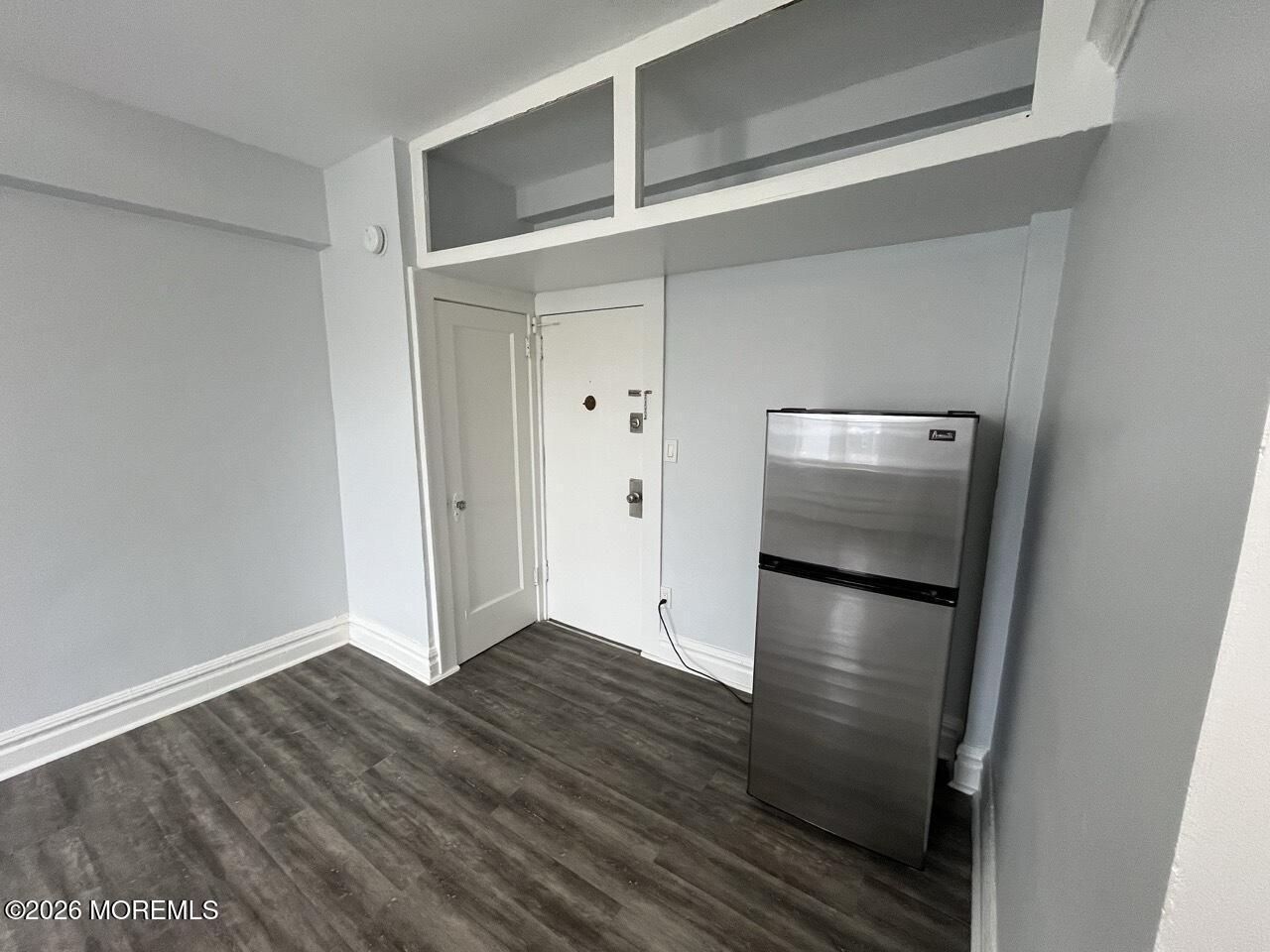 201 Lareine Avenue 208