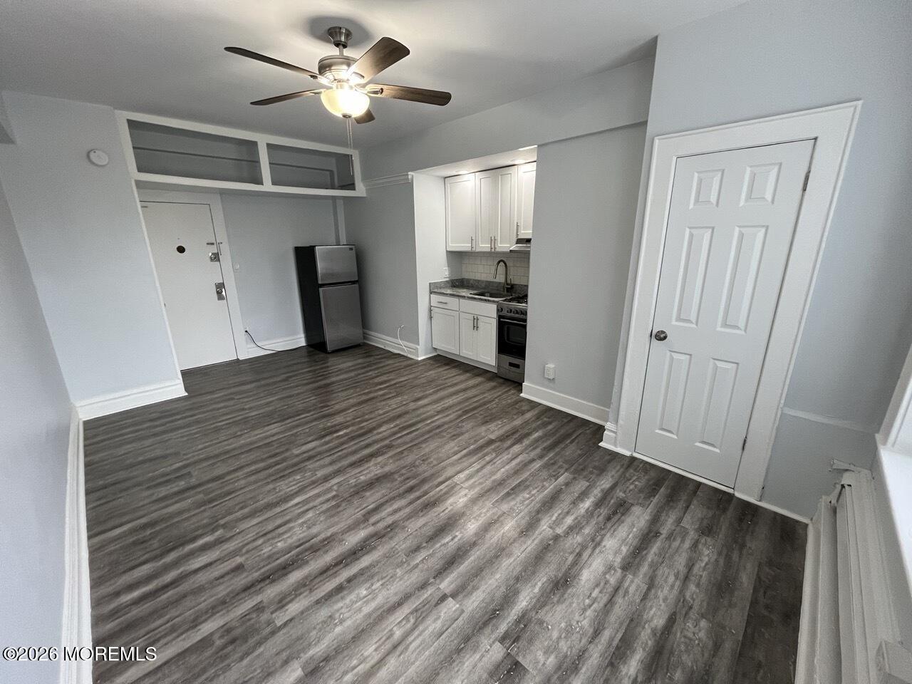 201 Lareine Avenue 208