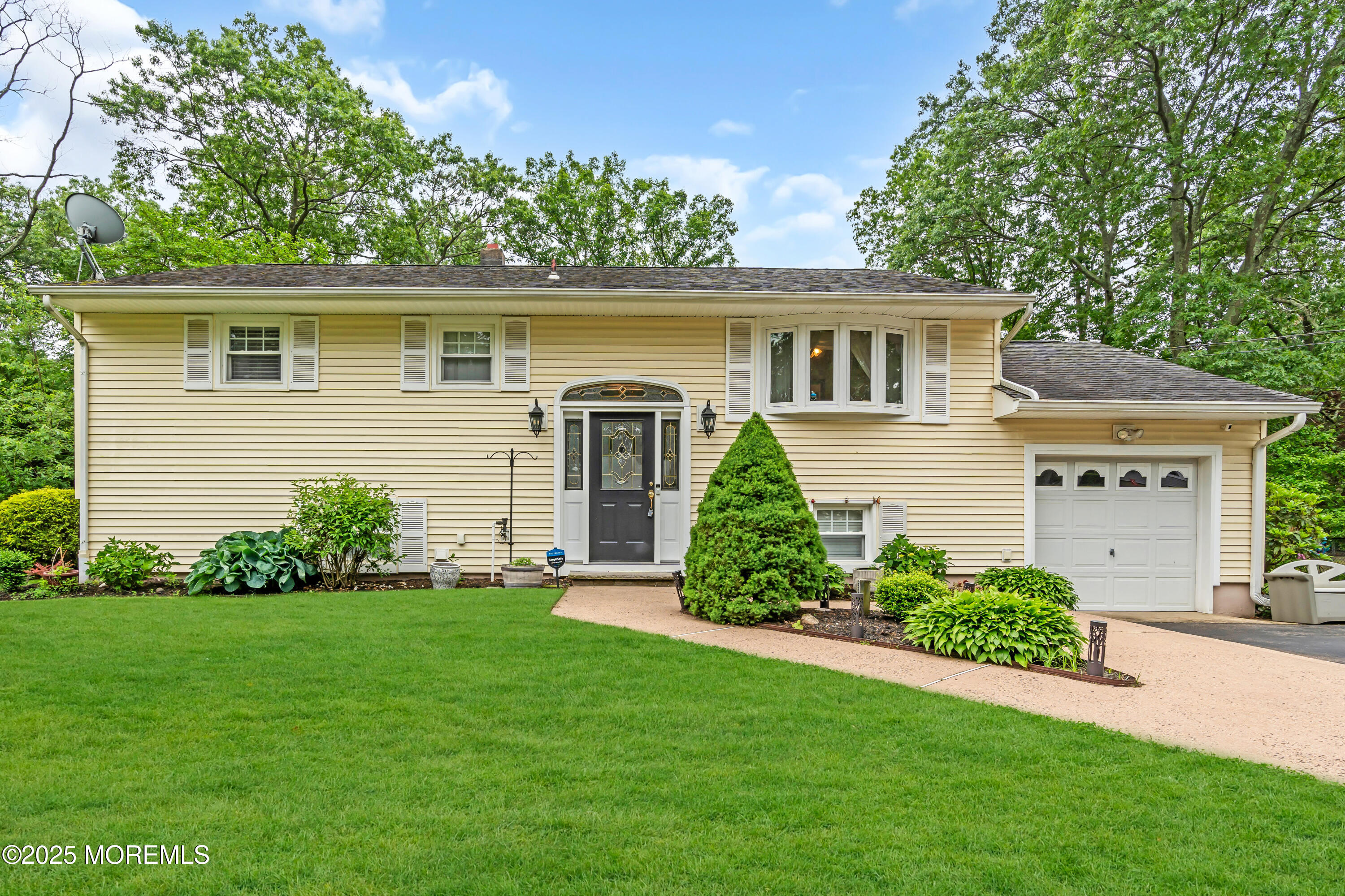 50 Darien Road, Howell, New Jersey image 1