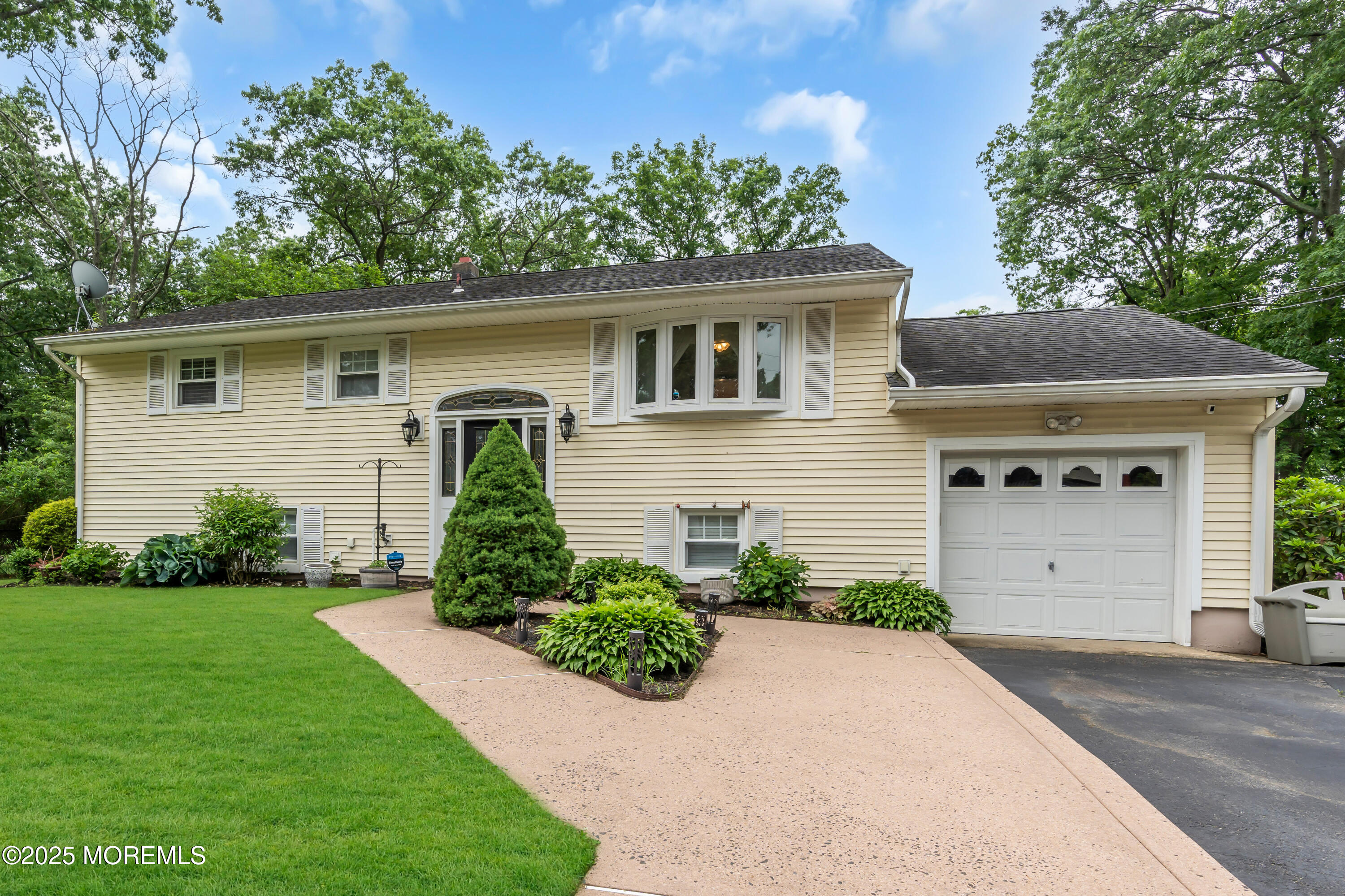 50 Darien Road, Howell, New Jersey image 2