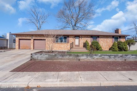 Homes For Sale - 1910 Birchbark Place<br/> Toms River, NJ 08753