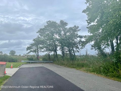 Vacant Land For Sale - 663 Beachwood Avenue<br/> Toms River, NJ 08753