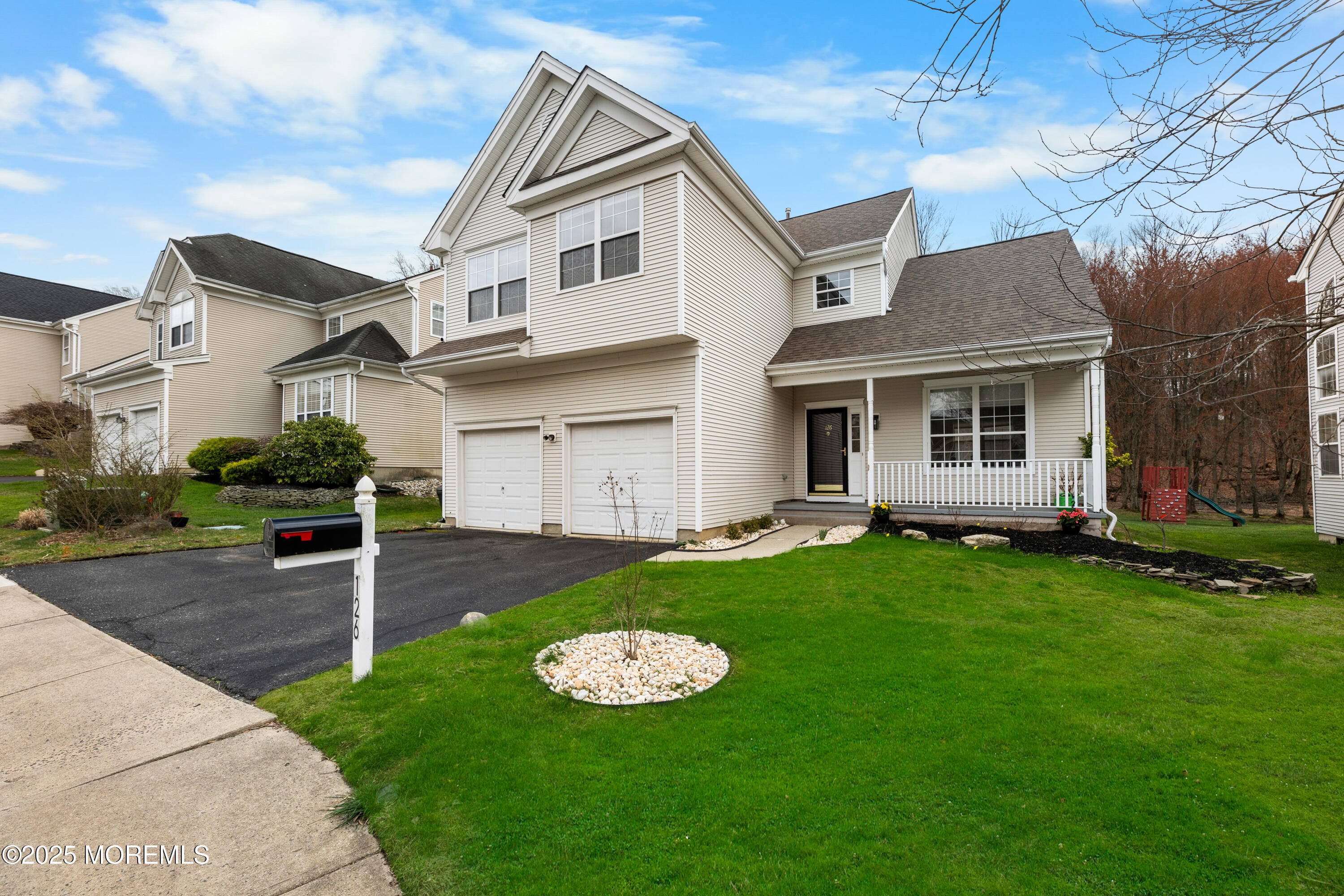 126 Woodcliff Boulevard, Morganville, New Jersey image 3
