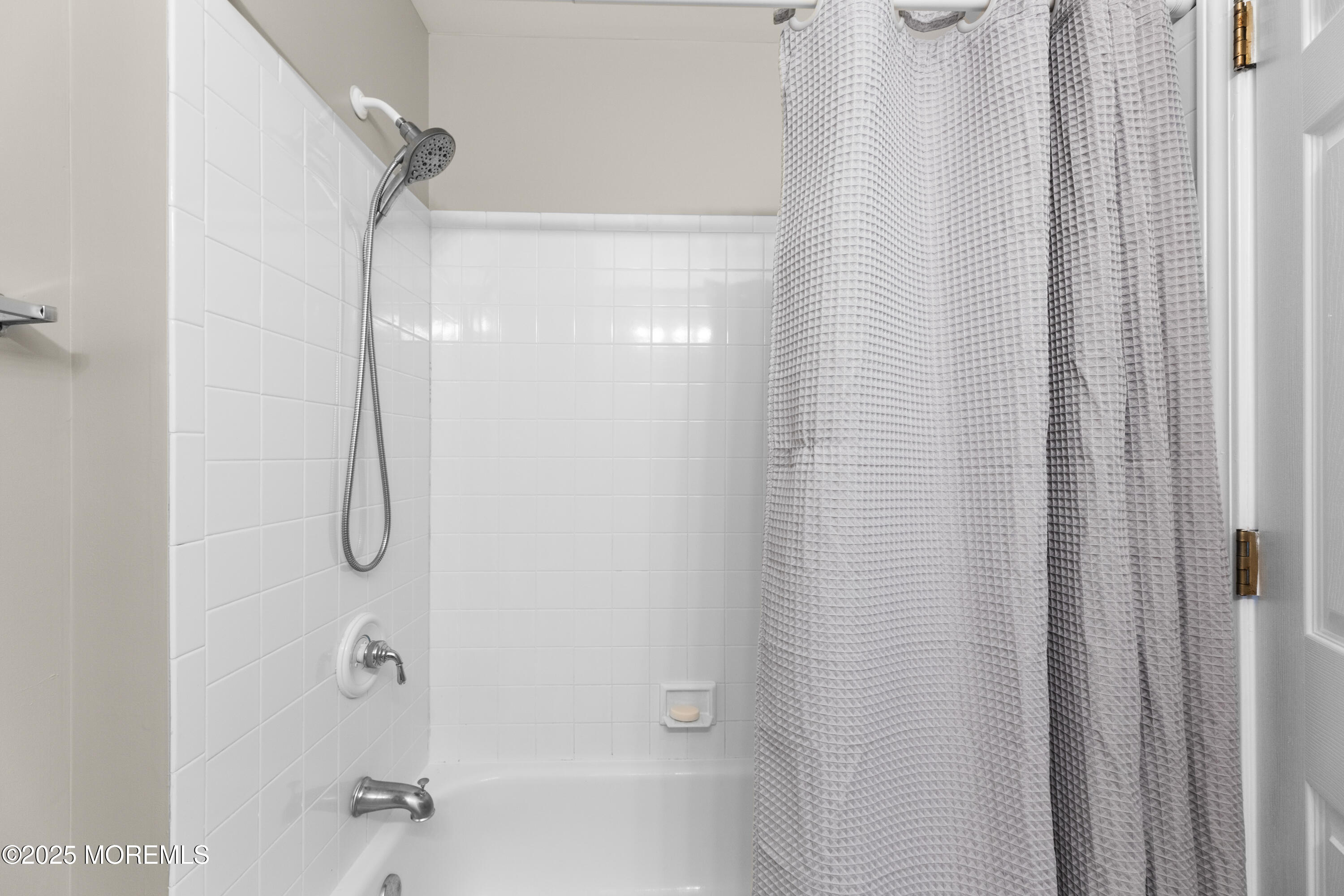 126 Woodcliff Boulevard, Morganville, New Jersey image 29