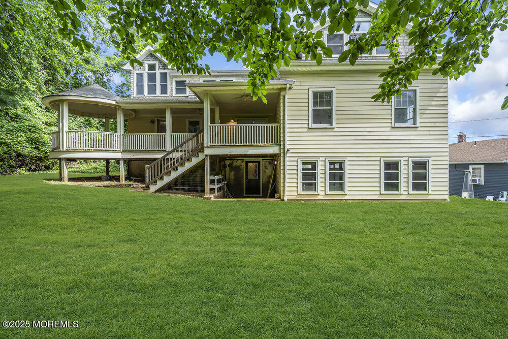 4 Oneida Avenue