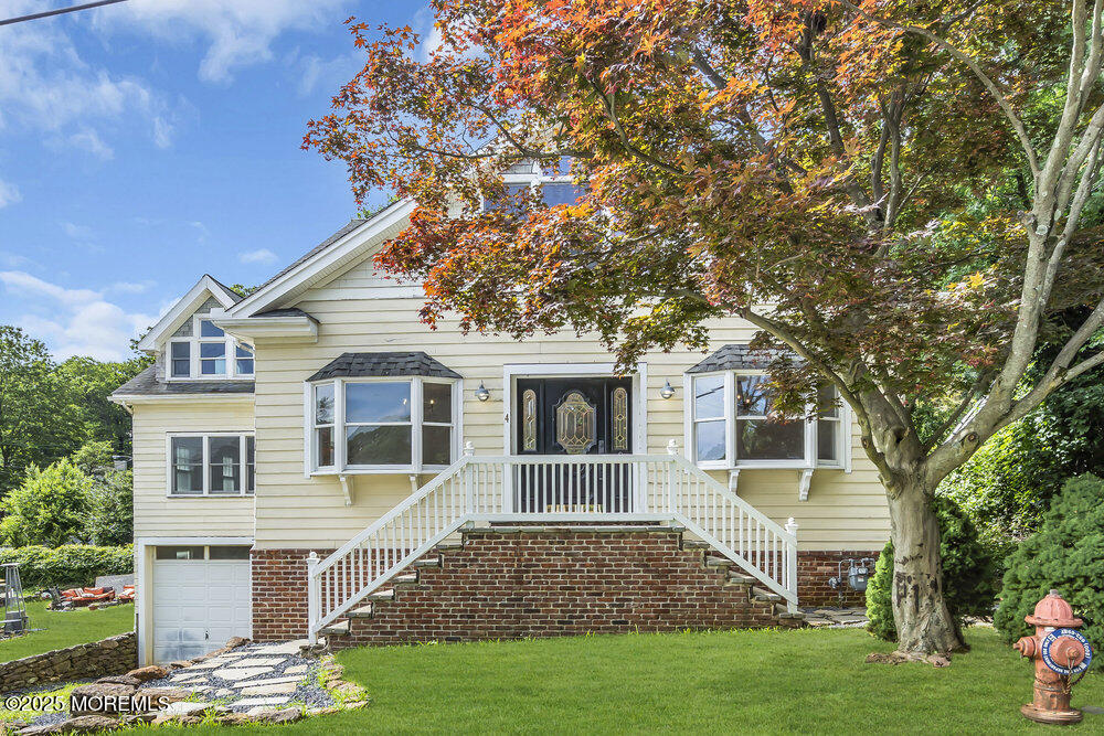 4 Oneida Avenue