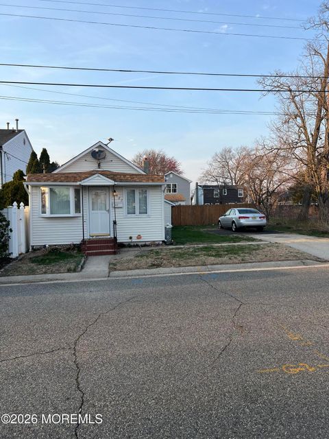 Homes For Sale - 427 Sullivan Place<br/> Union Beach, NJ 07735