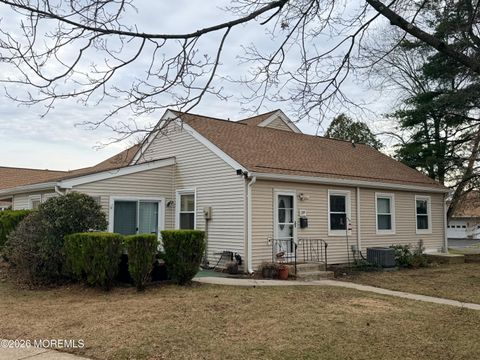 Condo For Sale - 139 Wein Market #F<br/> Freehold, NJ 07728