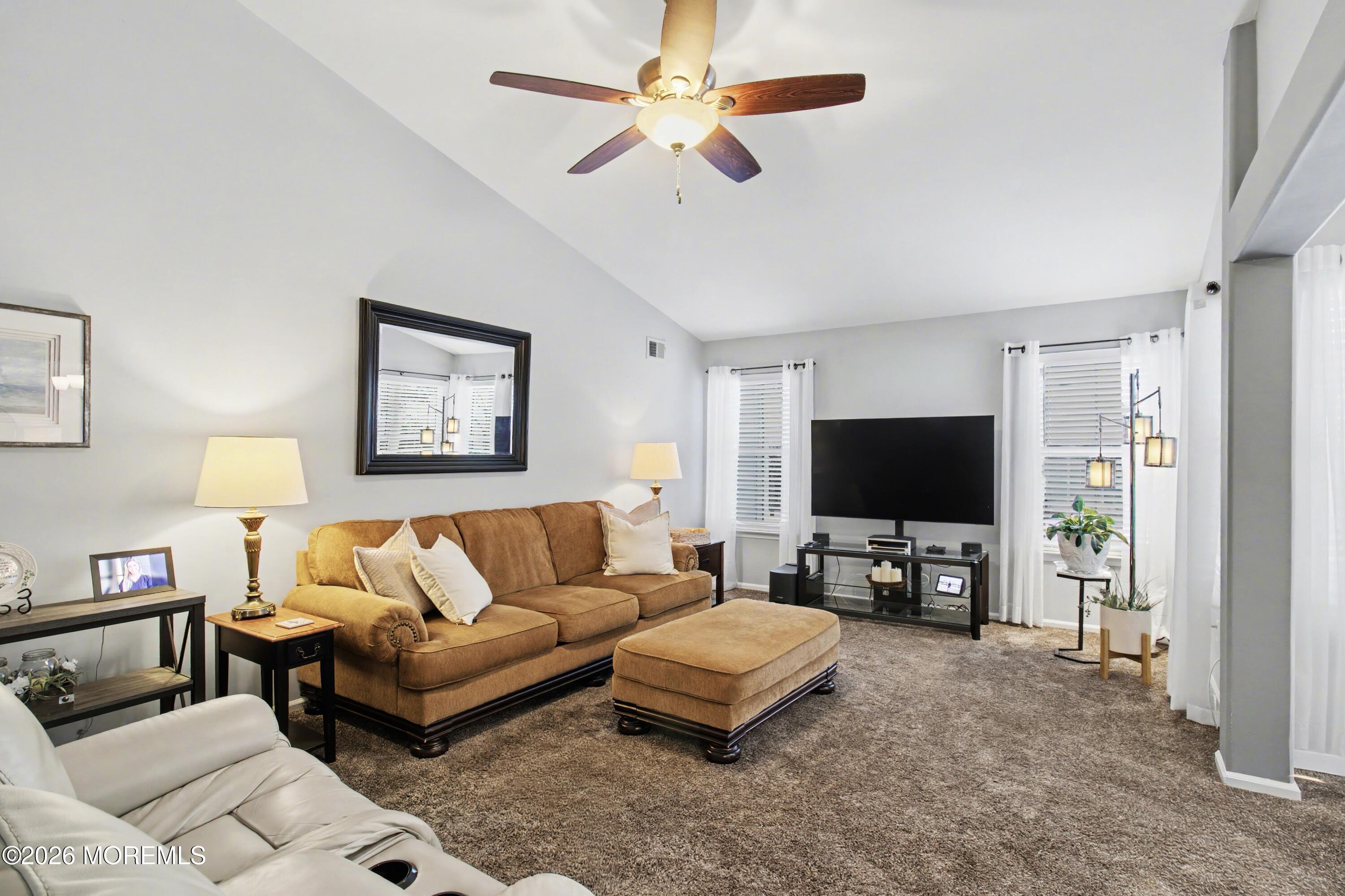 1156B Thornbury Lane