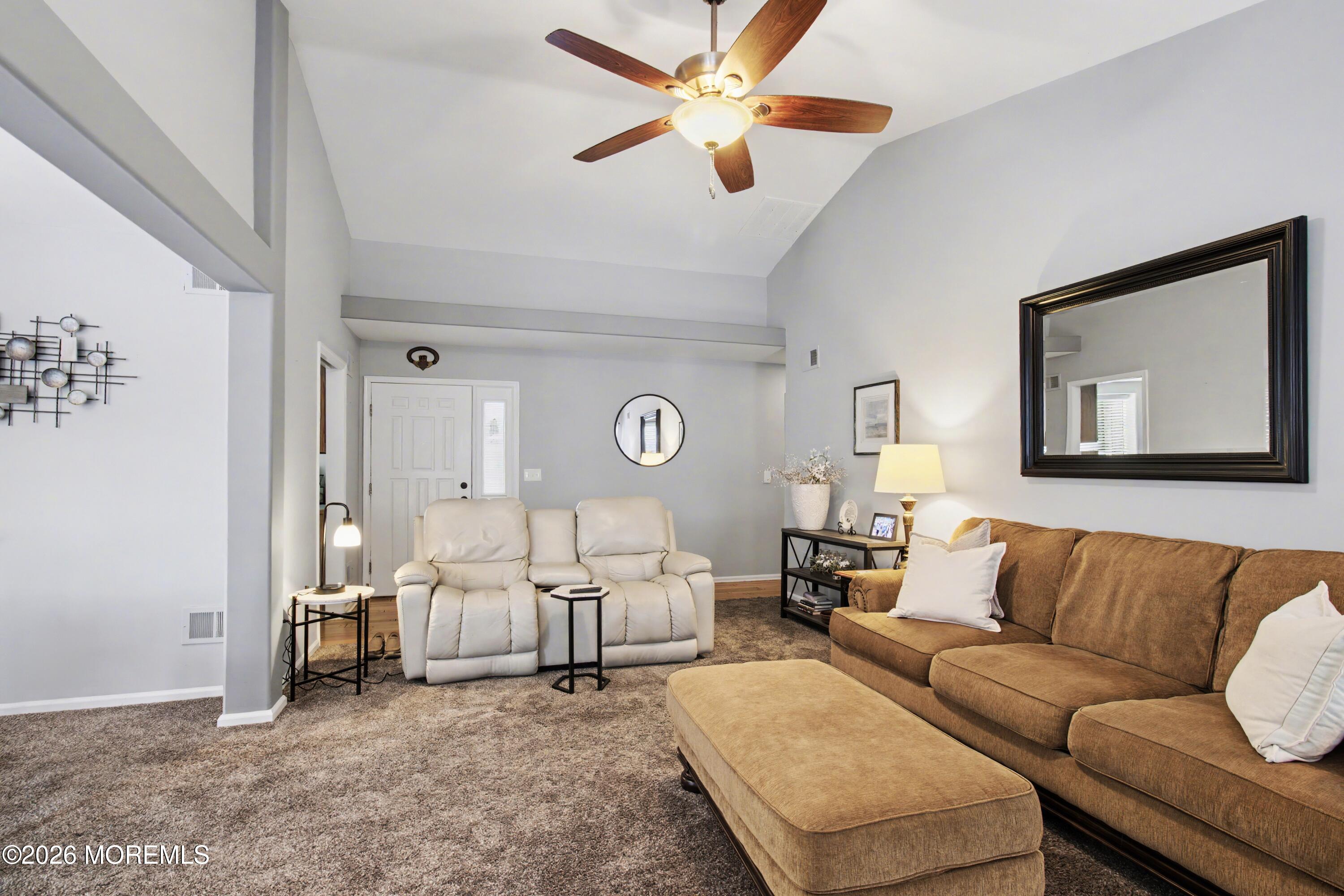 1156B Thornbury Lane