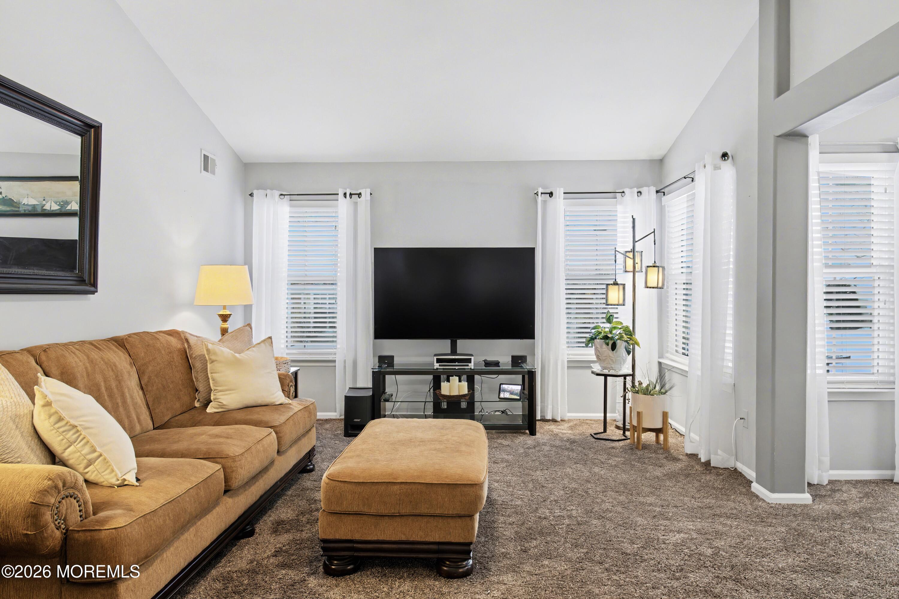 1156B Thornbury Lane