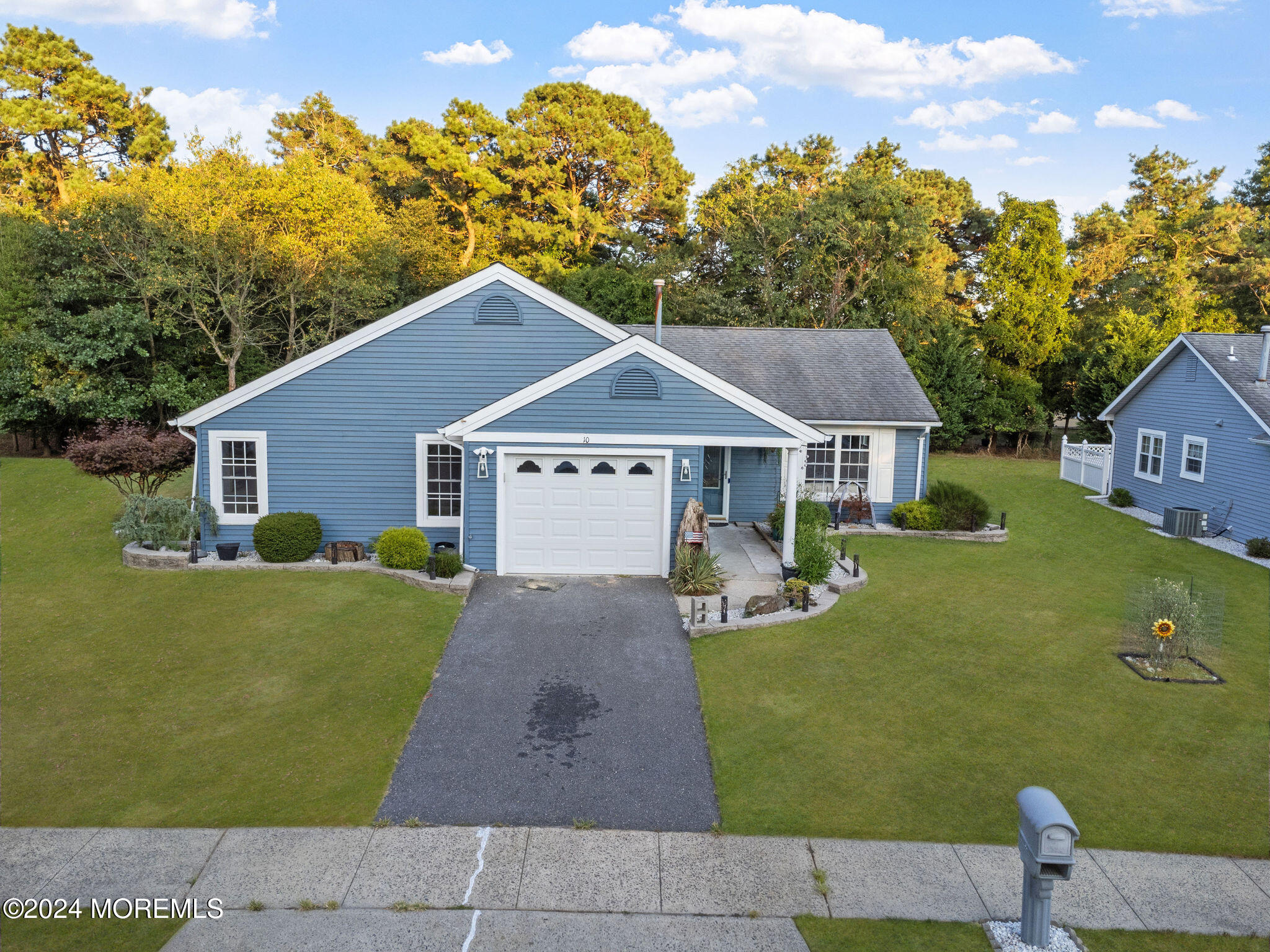 10 Hasting Court, Forked River, New Jersey image 1