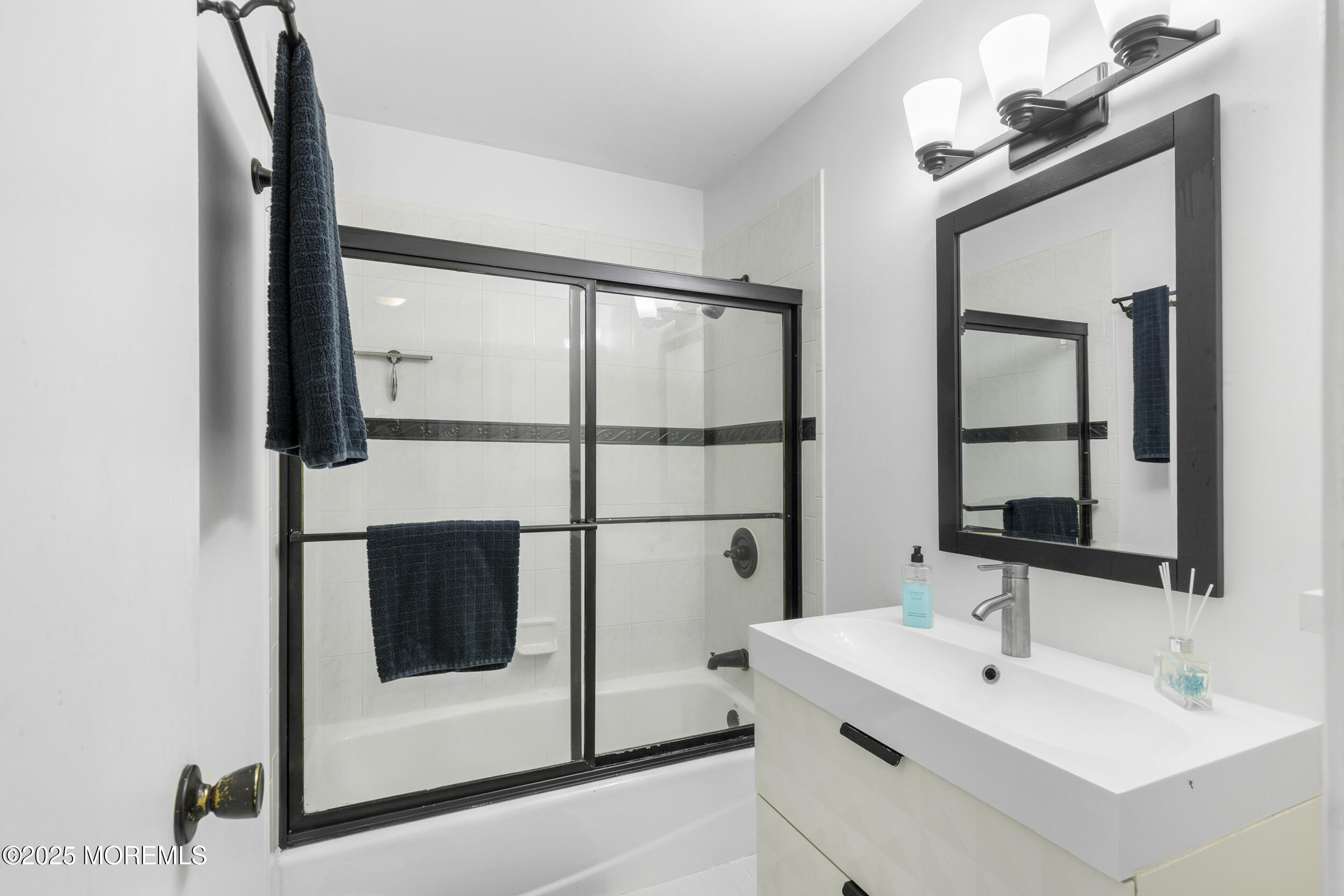 90 Old Bridge Drive, Howell, New Jersey image 32