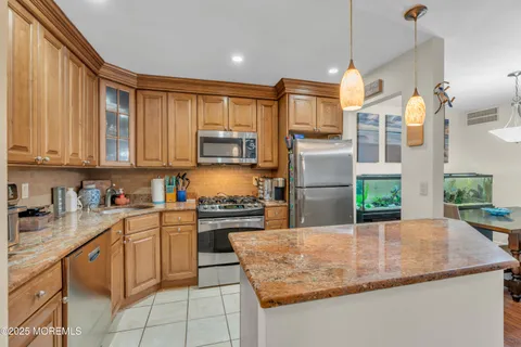 MLS: 22507184