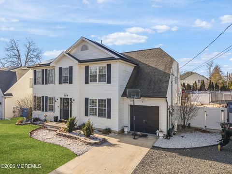 Homes For Sale - 209 Gilford Avenue<br/> Island Heights, NJ 08732