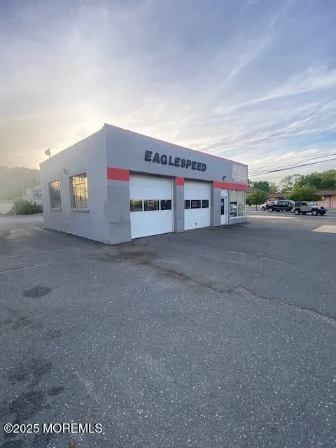 MLS: 22513901