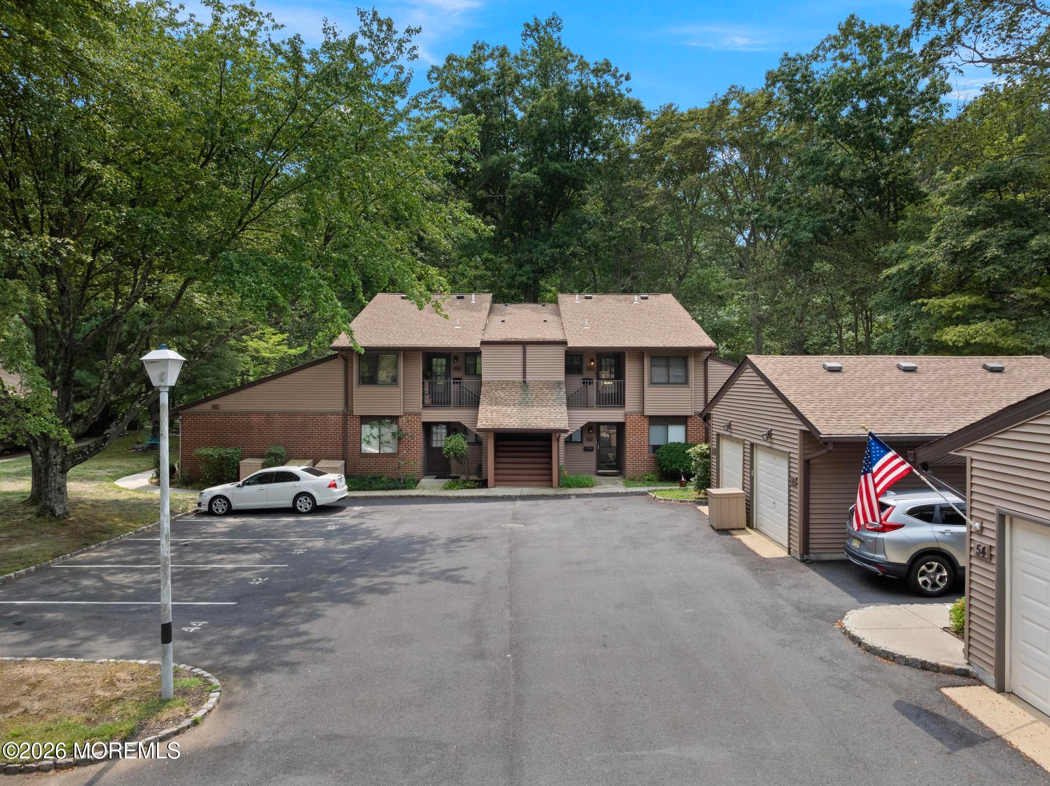 48 Ellsworth Court