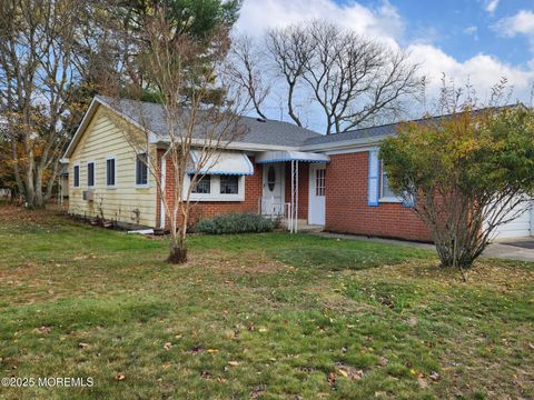 Homes For Sale - 18 Hudson Parkway<br/> Whiting, NJ 08759