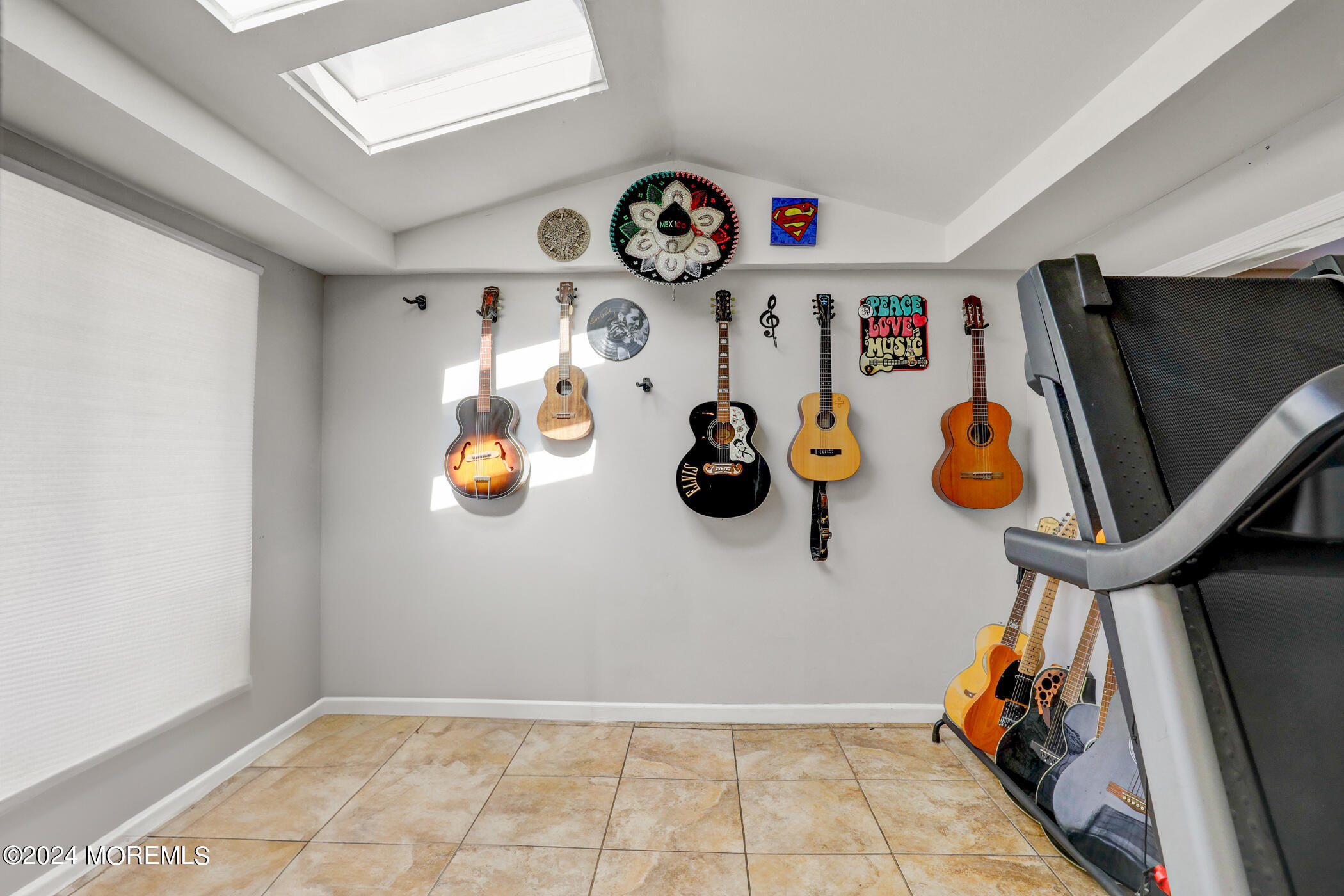 67 Maxwell Lane, Manalapan, New Jersey image 12