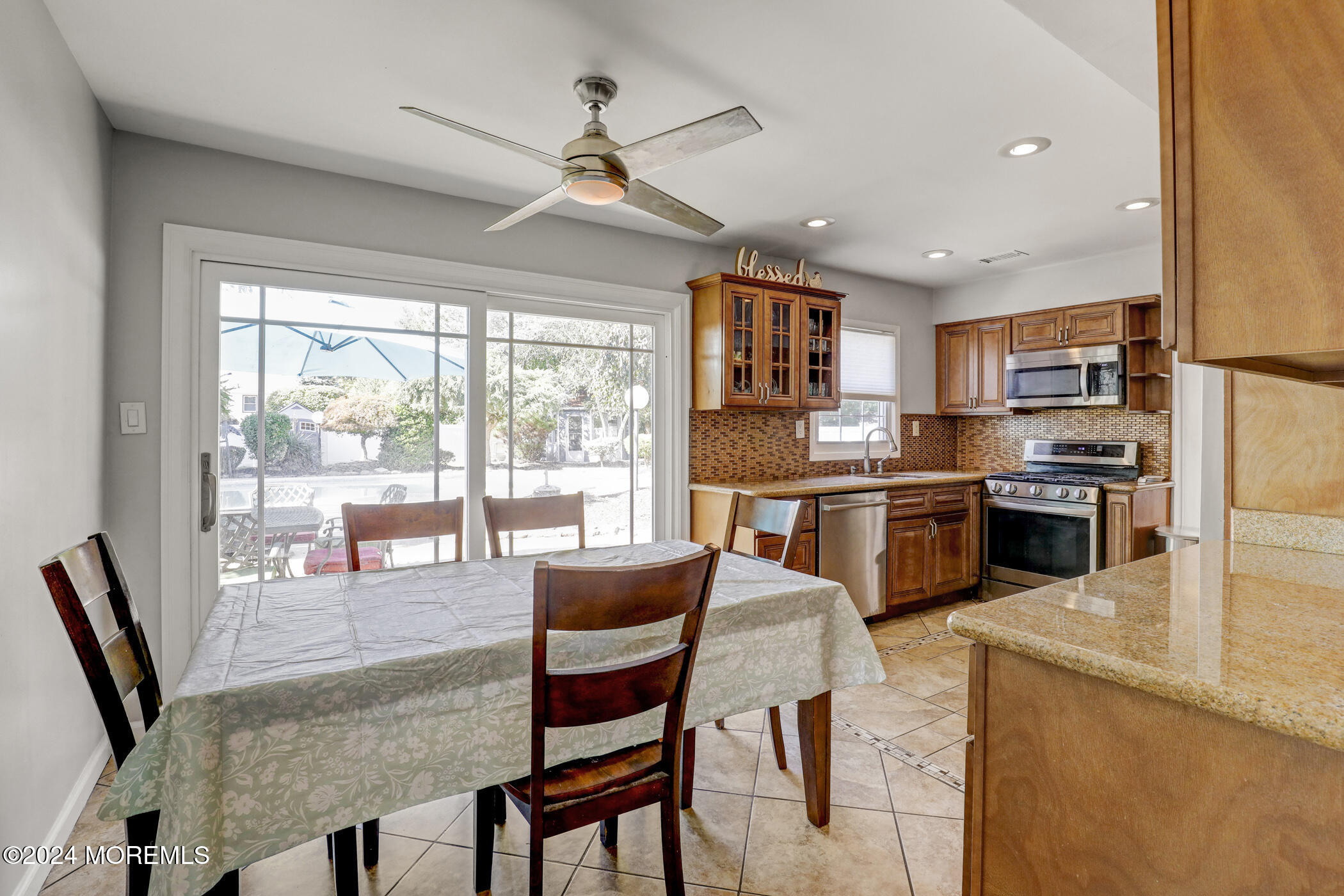 67 Maxwell Lane, Manalapan, New Jersey image 9