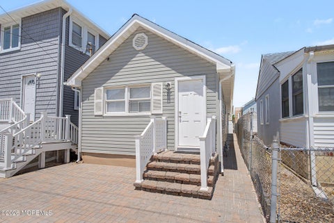 Multifamily For Sale - 120 Blaine Avenue<br/> Seaside Heights, NJ 08751