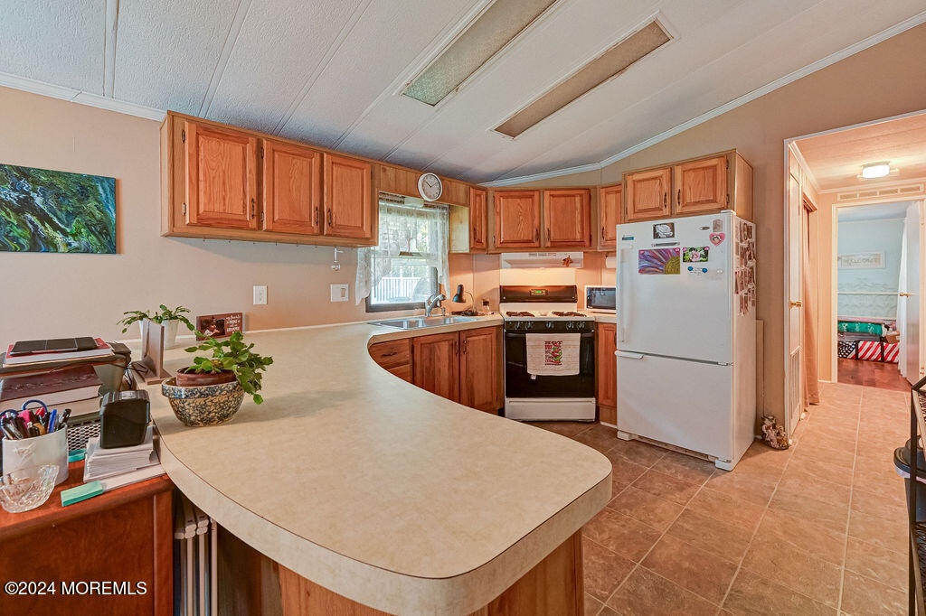 156 Village Road, Morganville, New Jersey image 11