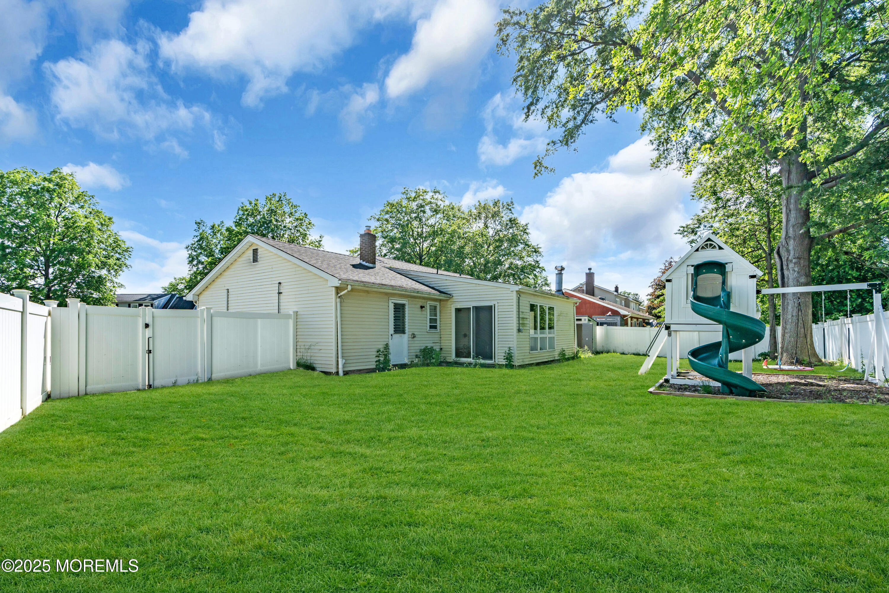 35 Tara Lin Drive, Hazlet, New Jersey image 25