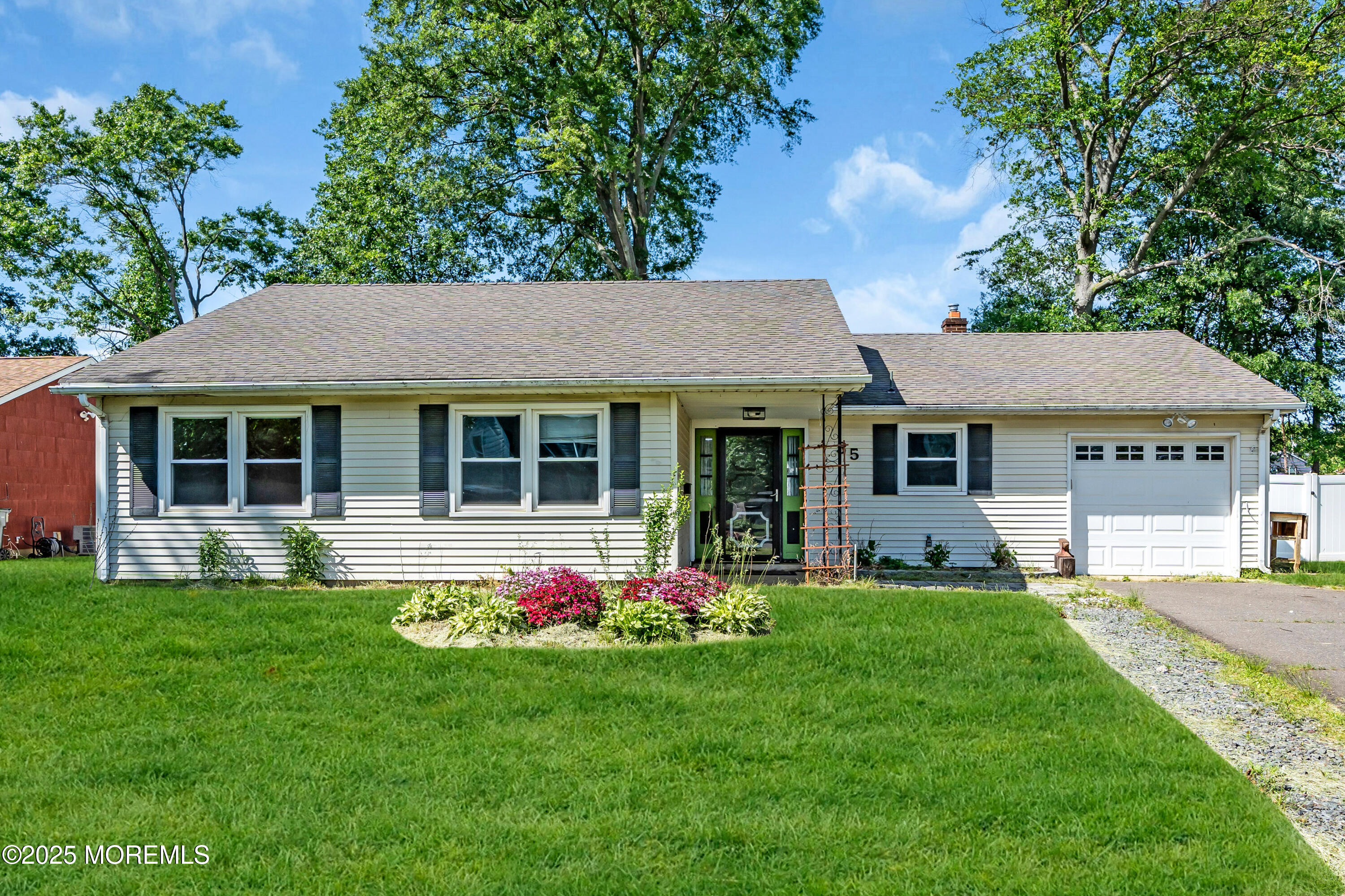 35 Tara Lin Drive, Hazlet, New Jersey image 1