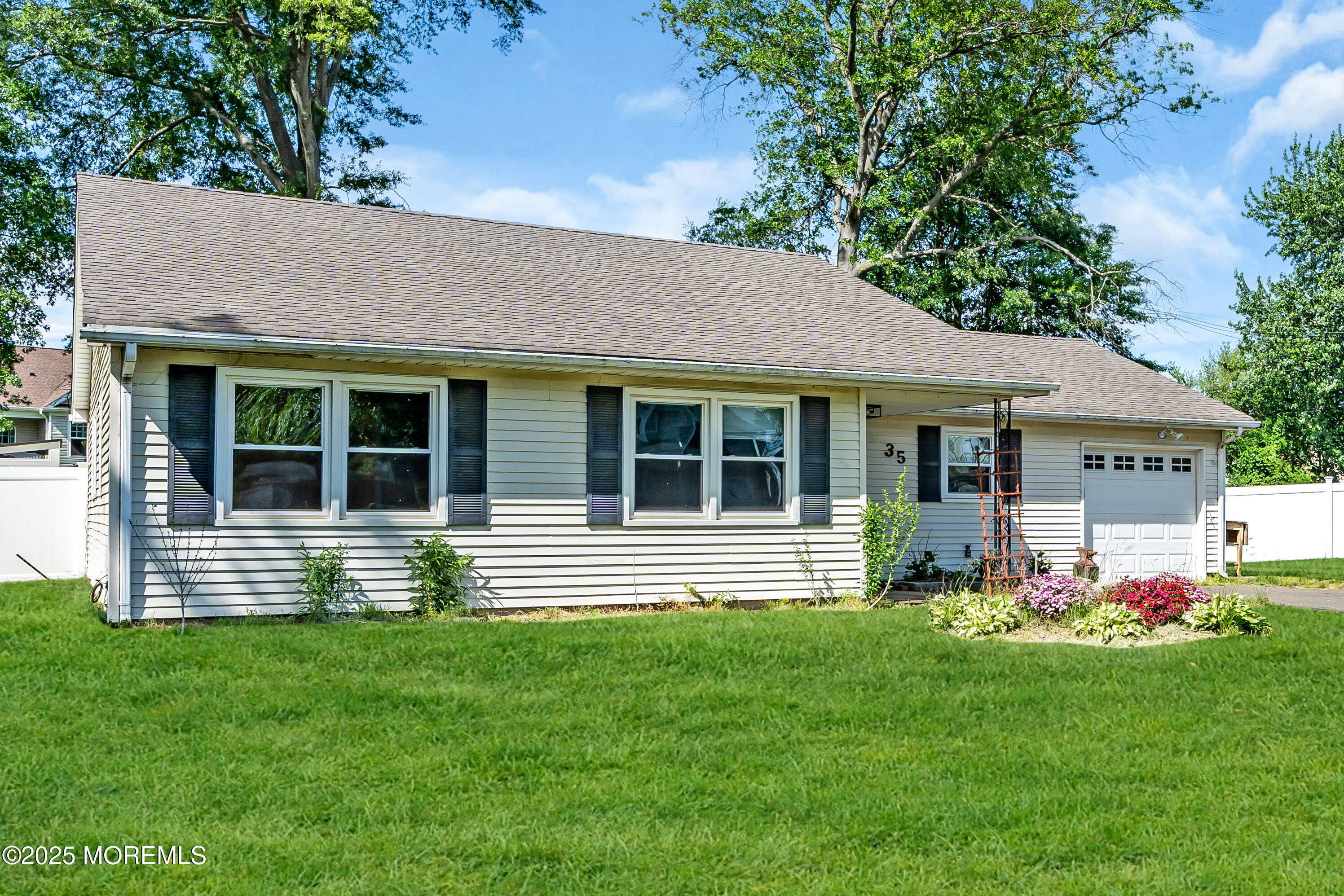 35 Tara Lin Drive, Hazlet, New Jersey image 2