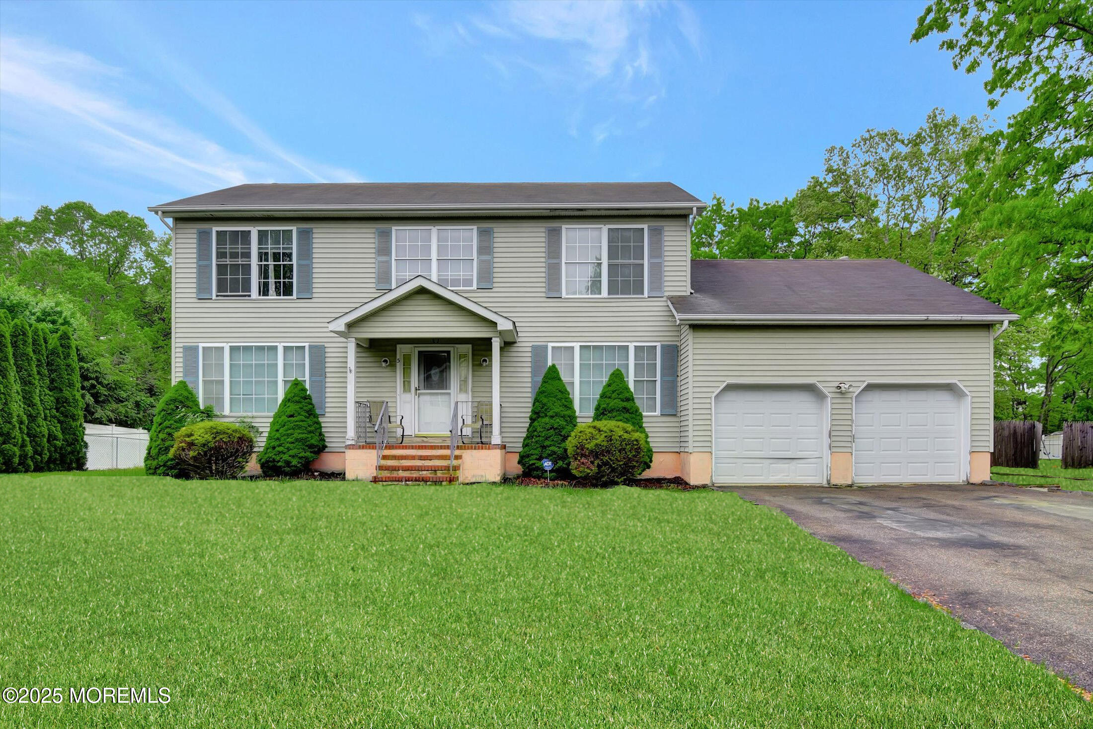 5 Isabella Drive, Lakewood, New Jersey image 1