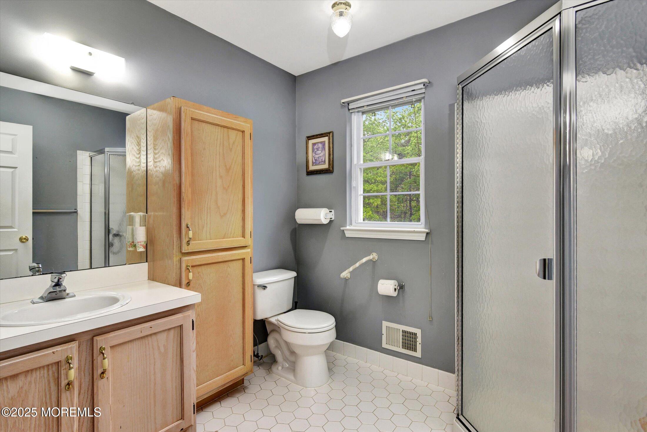 5 Isabella Drive, Lakewood, New Jersey image 25