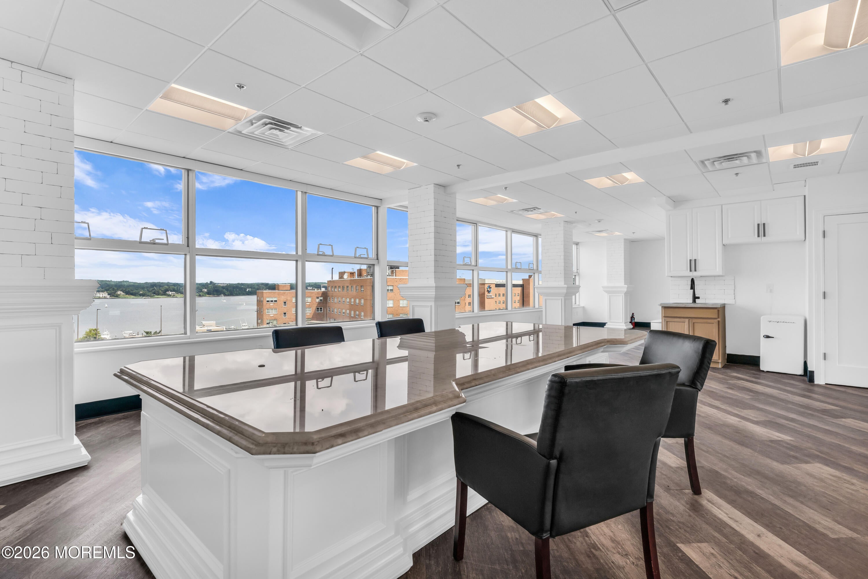 21 E Front Street 600