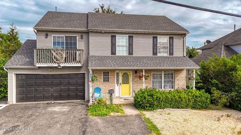 Homes For Rent - 450 Beachway Avenue<br/> Monmouth County, Keansburg, NJ 07734