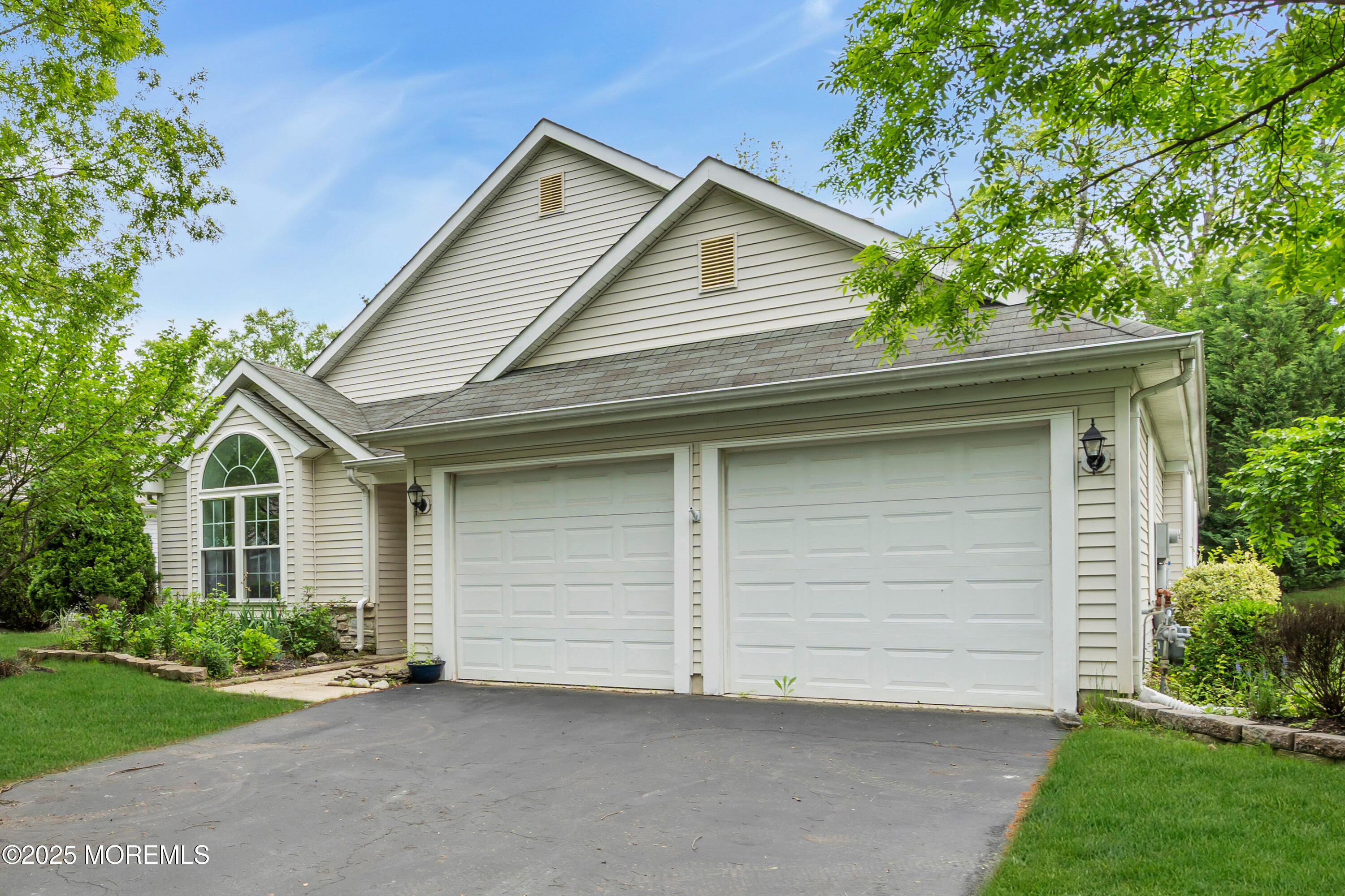 80 Foxwood Road, Lakewood, New Jersey image 2