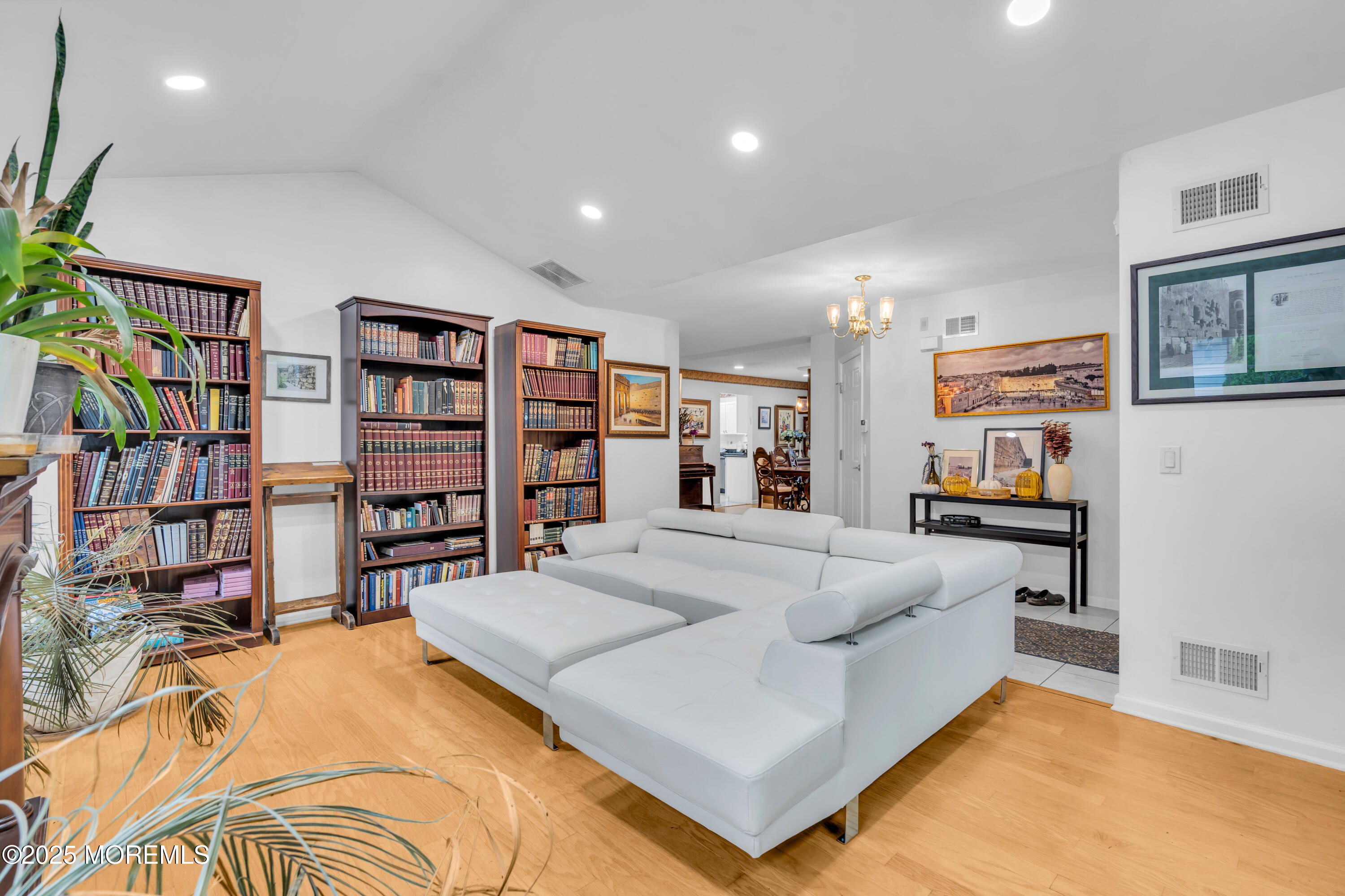 80 Foxwood Road, Lakewood, New Jersey image 9