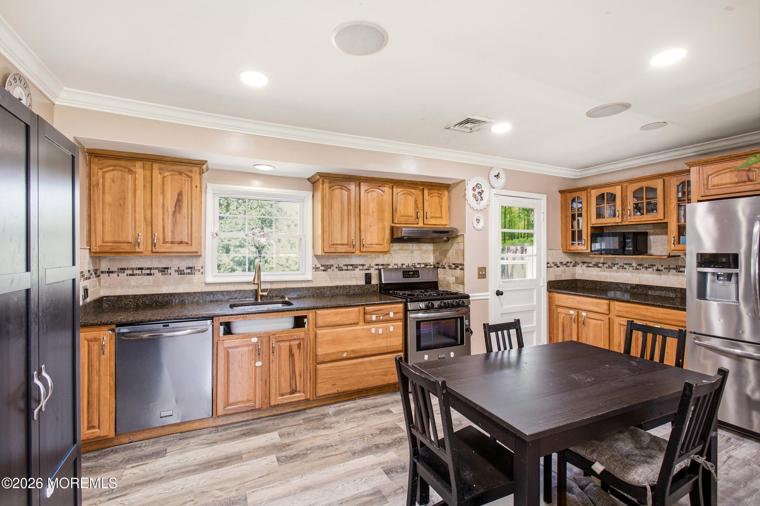 9 Hemlock Court