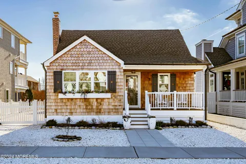 MLS: 22435674